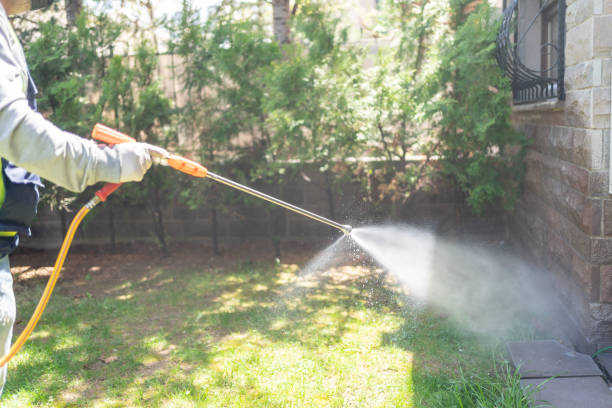 Best Commercial Pest Control Services  in Long Grove, IA